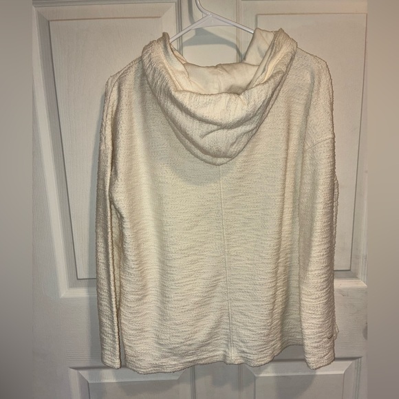 Roxy Top - Picture 5 of 5